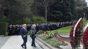 “AzərEnerji” və “Azərişıq” kollektivləri Ulu Öndərin məzarını ziyarət ediblər