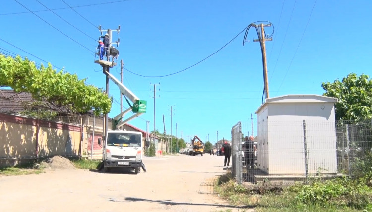 “Azərişıq” ASC Xaçmazın 20-dək kənd və qəsəbəsinin elektrik təsərrüfatını yeniləyir