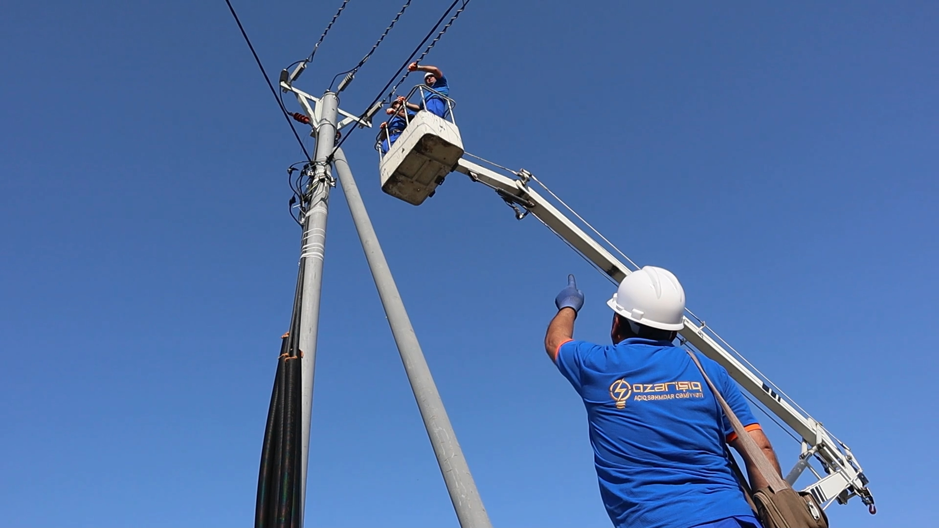 “Azərişıq” ASC Xocalı və Xocavəndin bir sıra ərazilərində elektrik təsərrüfatını yeniləyir