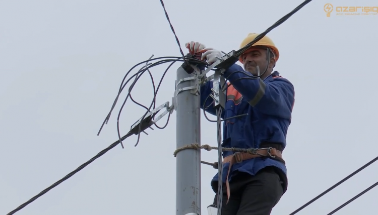 “Azərişıq” ASC Naxçıvanın bir sıra kənd və qəsəbələrinin elektrik şəbəkəsini yenidən qurur