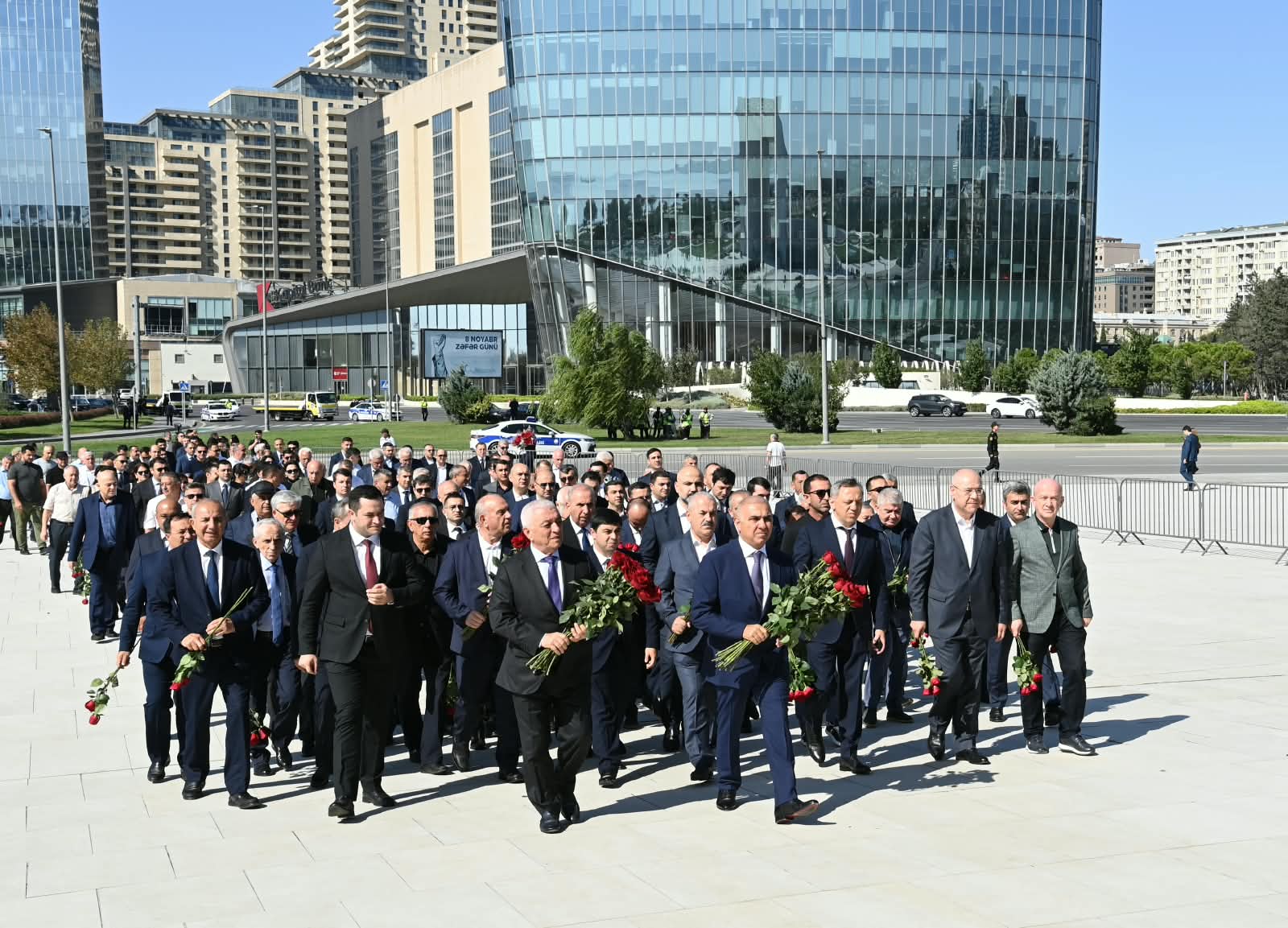 *"AzərEnerji" və "Azərişıq" rəhbərliyi şəhidləri xatirəsini andı*